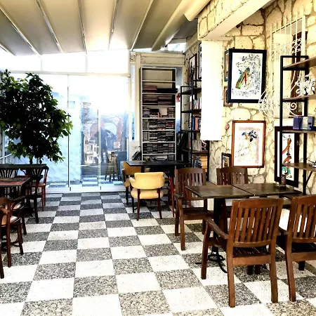 Duru Butik Alaçatı Otel *
